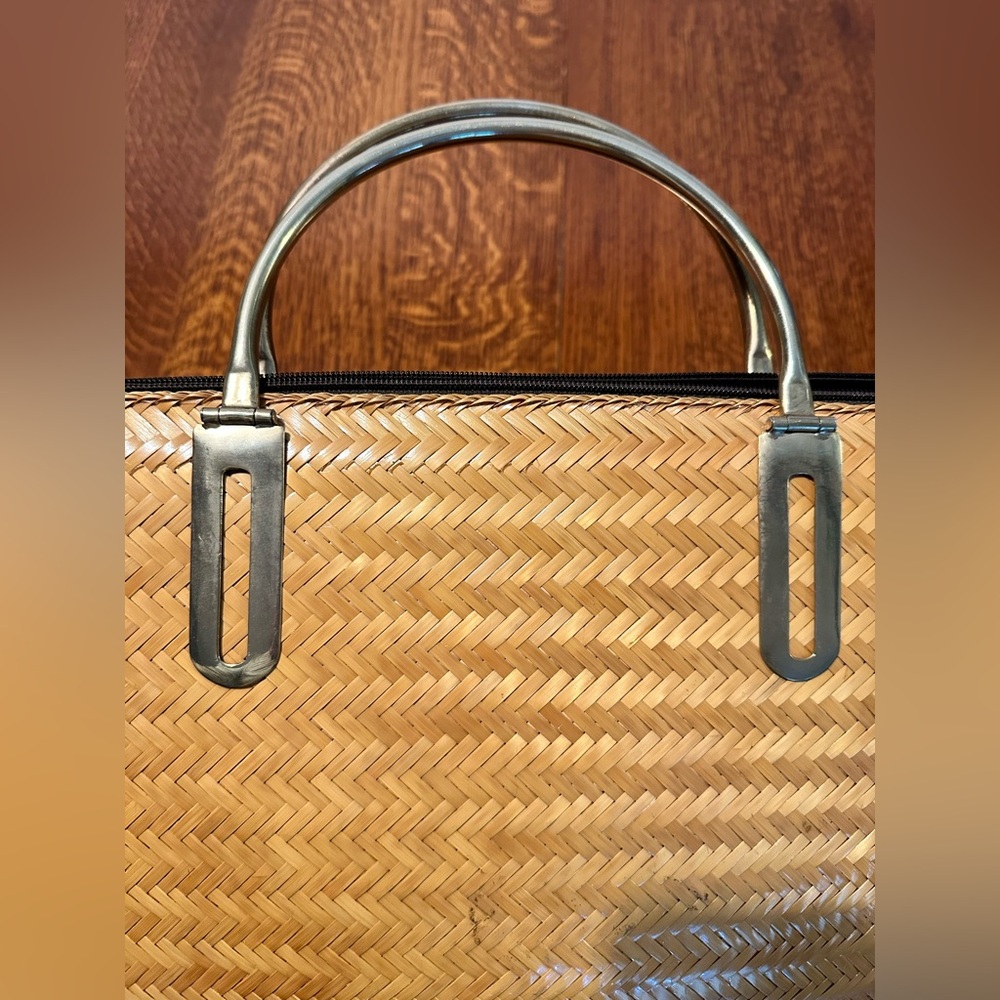 Gold Handle Woven Wicker Envelope Tote Purse - Picture 5 of 8